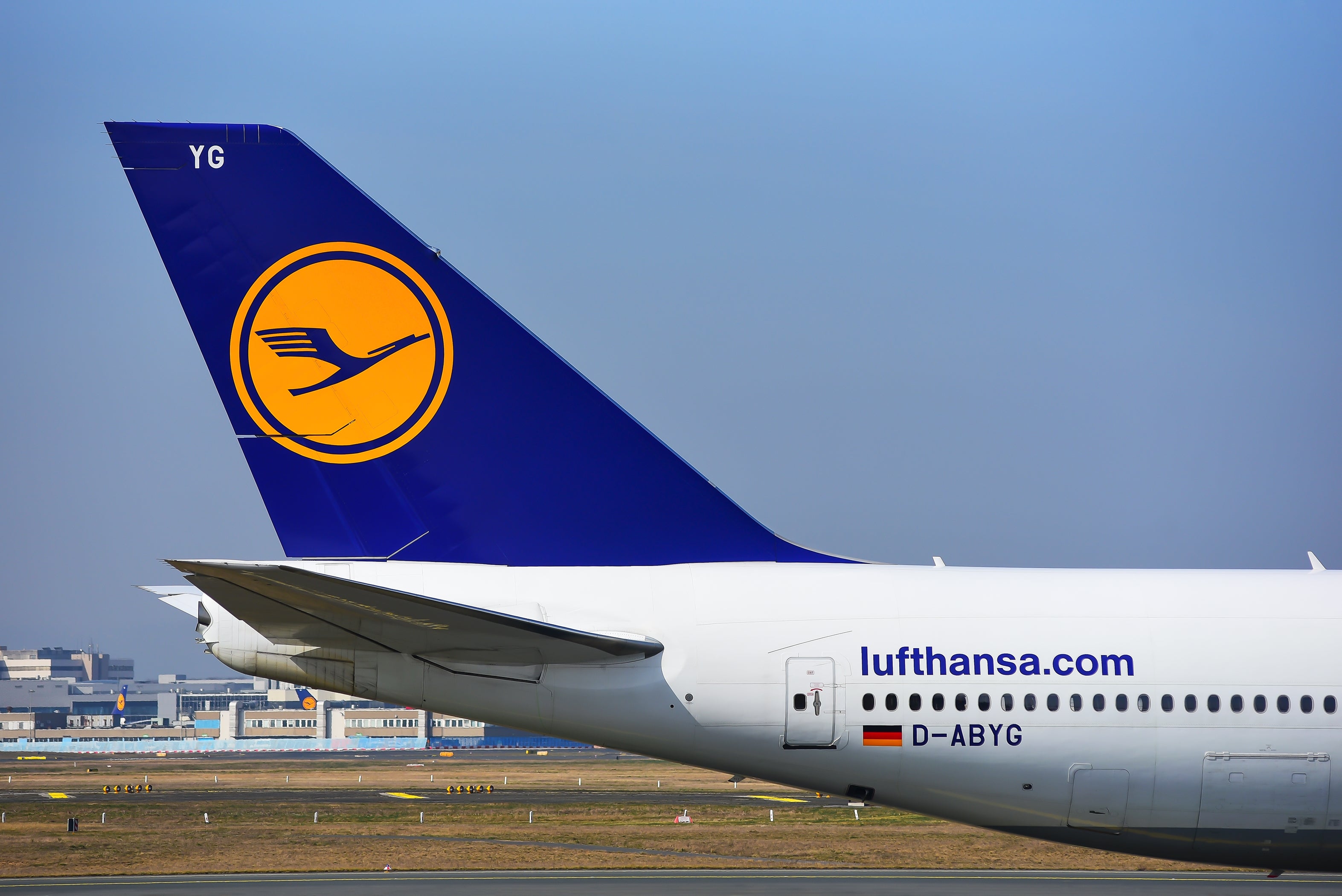 Lufthansa Cabin Baggage Guide: Sizes, Weight & Fare Rules 2026